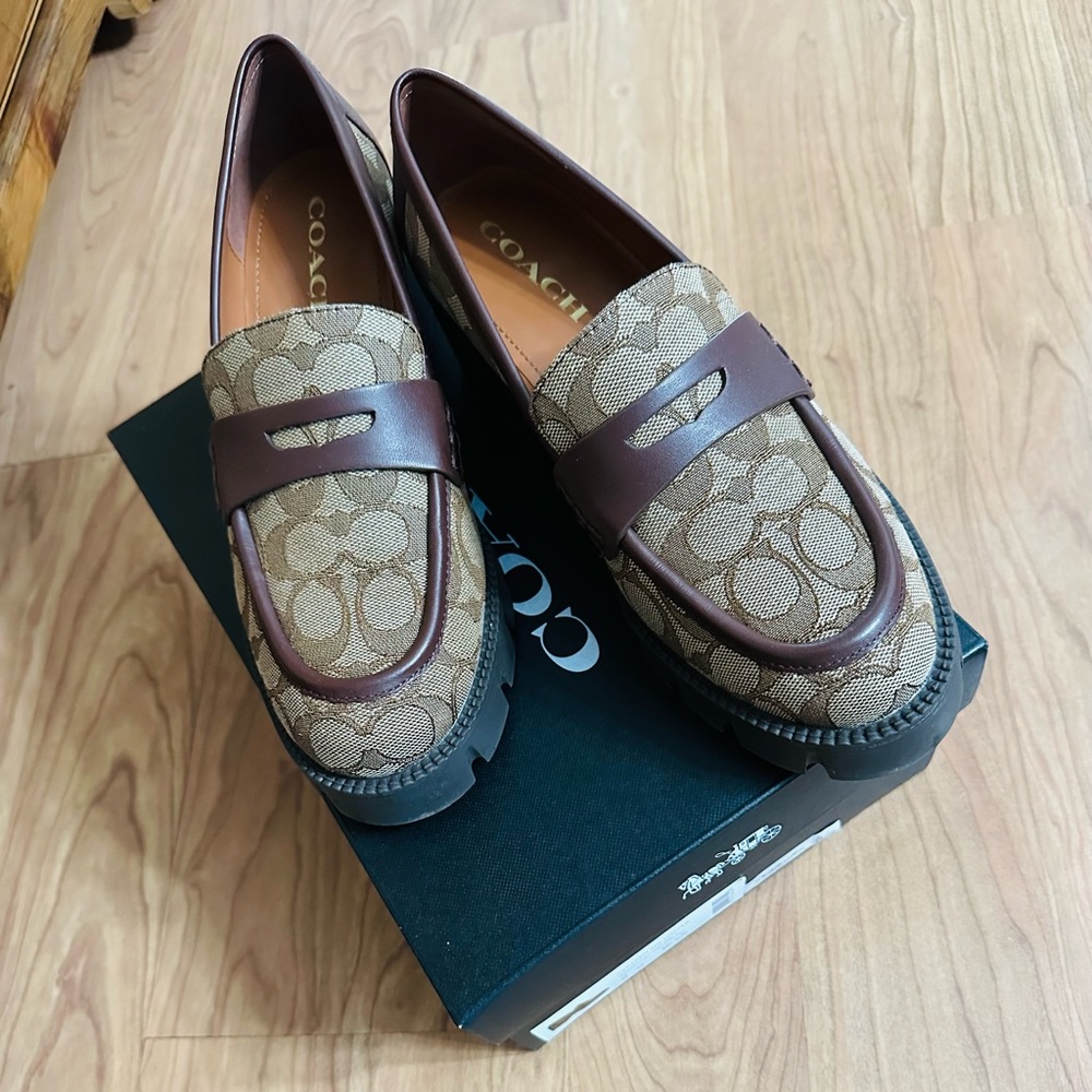Coach Signature Loafer 8B
